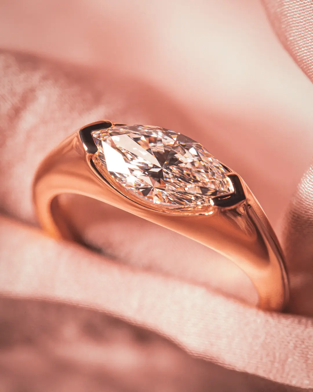 Anillo de compromiso con diamante diseñado por LOLŌ — Pieza 01