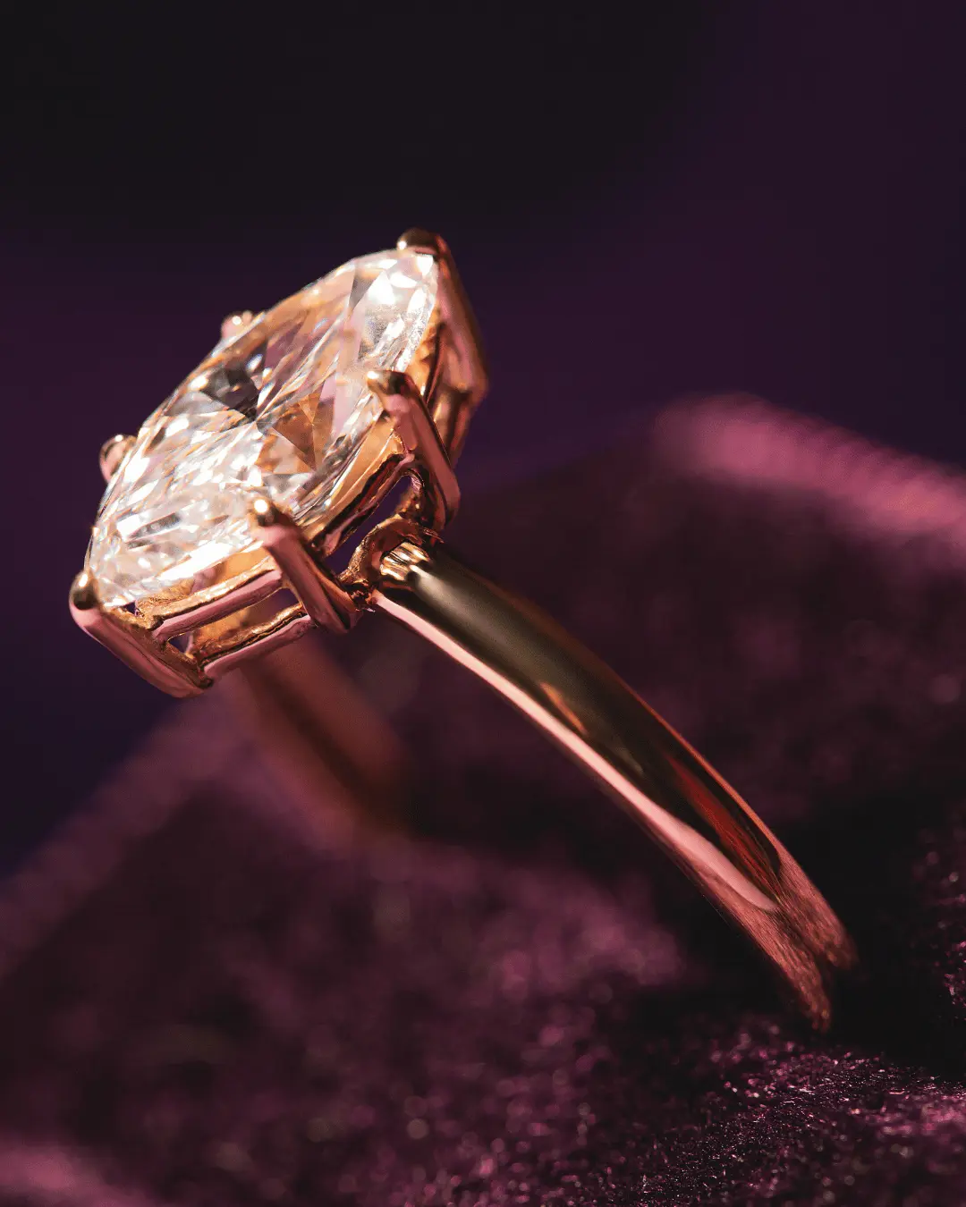 Anillo de compromiso con diamante diseñado por LOLŌ — Pieza 07