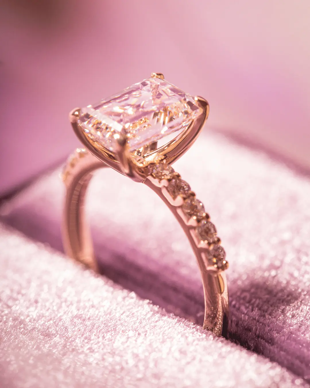 Anillo de compromiso con diamante diseñado por LOLŌ — Pieza 09